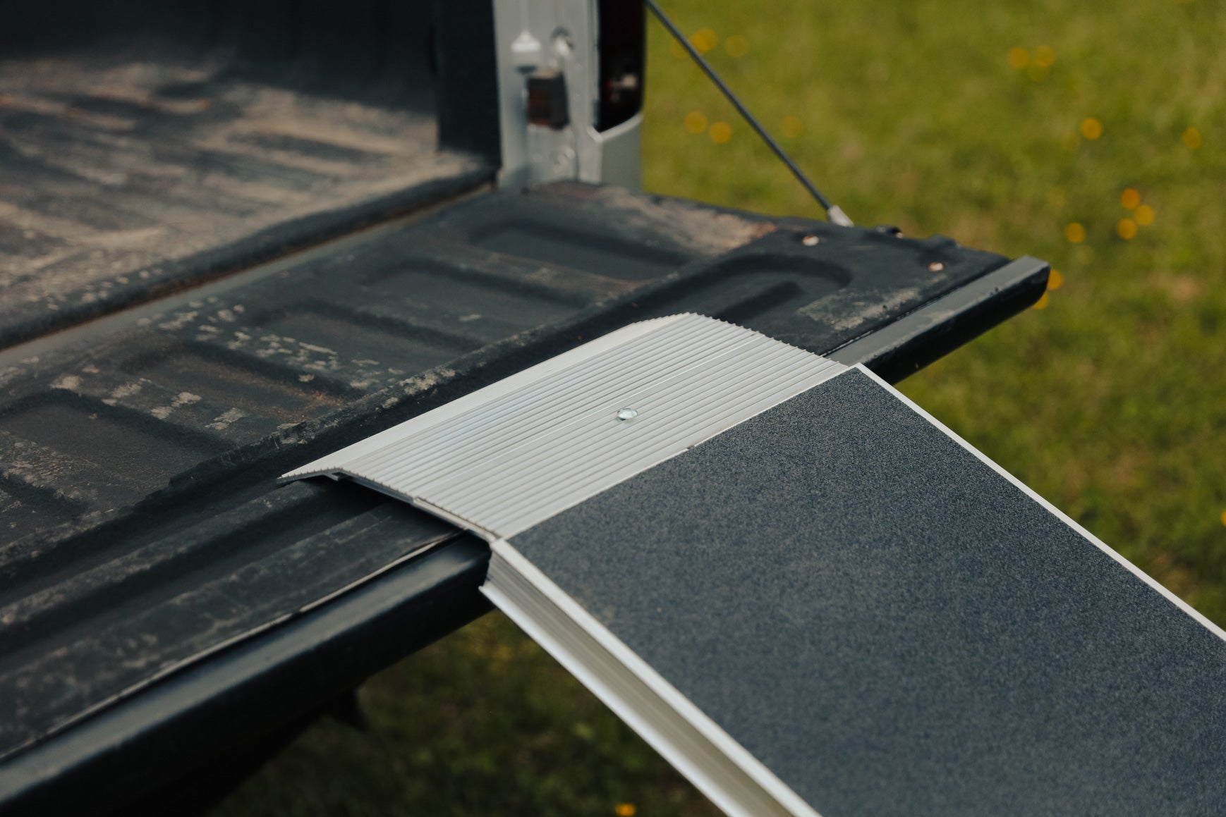 STRAPLESS™ Centerfold Motorcycle Ramp - EZ-ACCESS