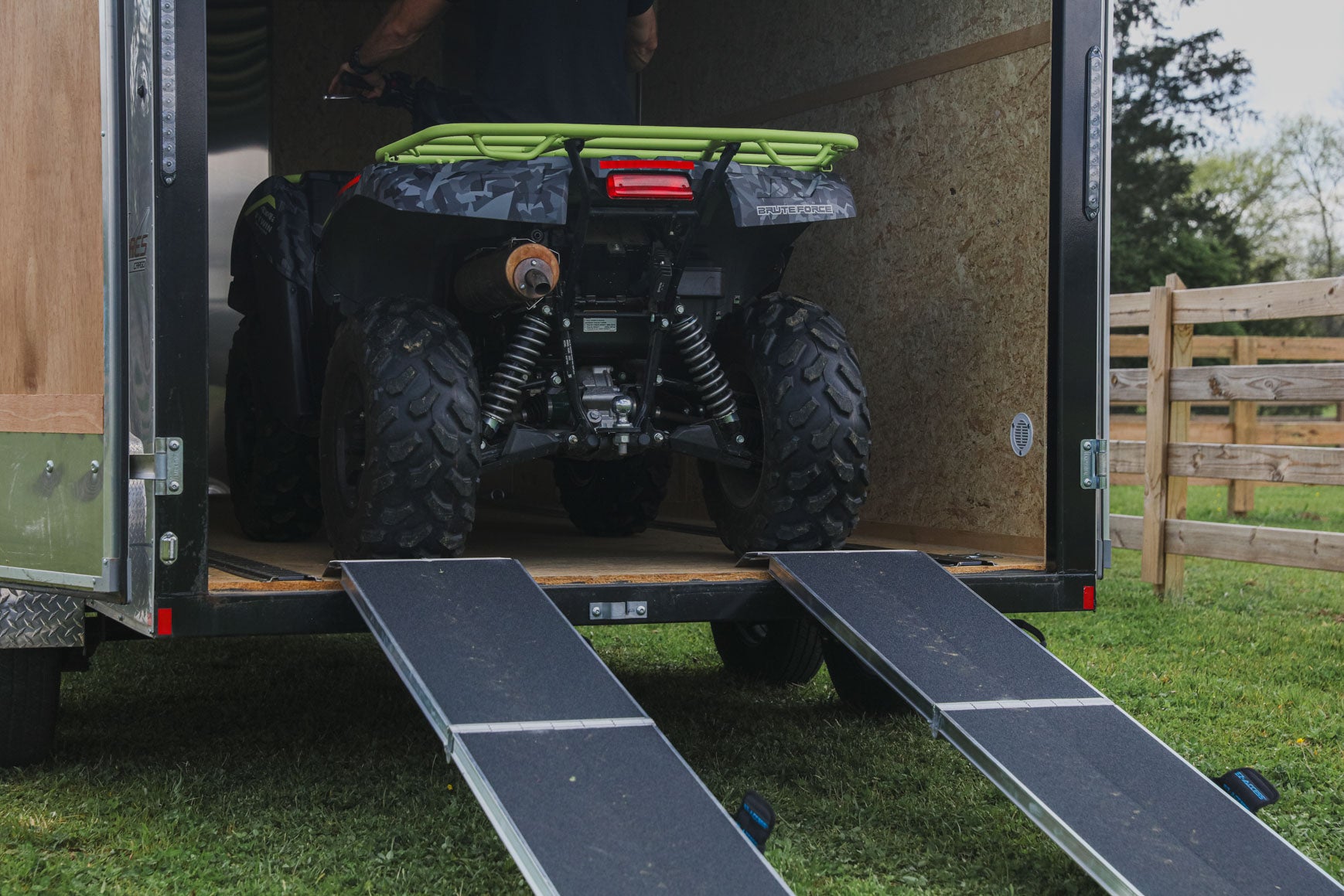 STRAPLESS™ Centerfold ATV Ramp - EZ-ACCESS