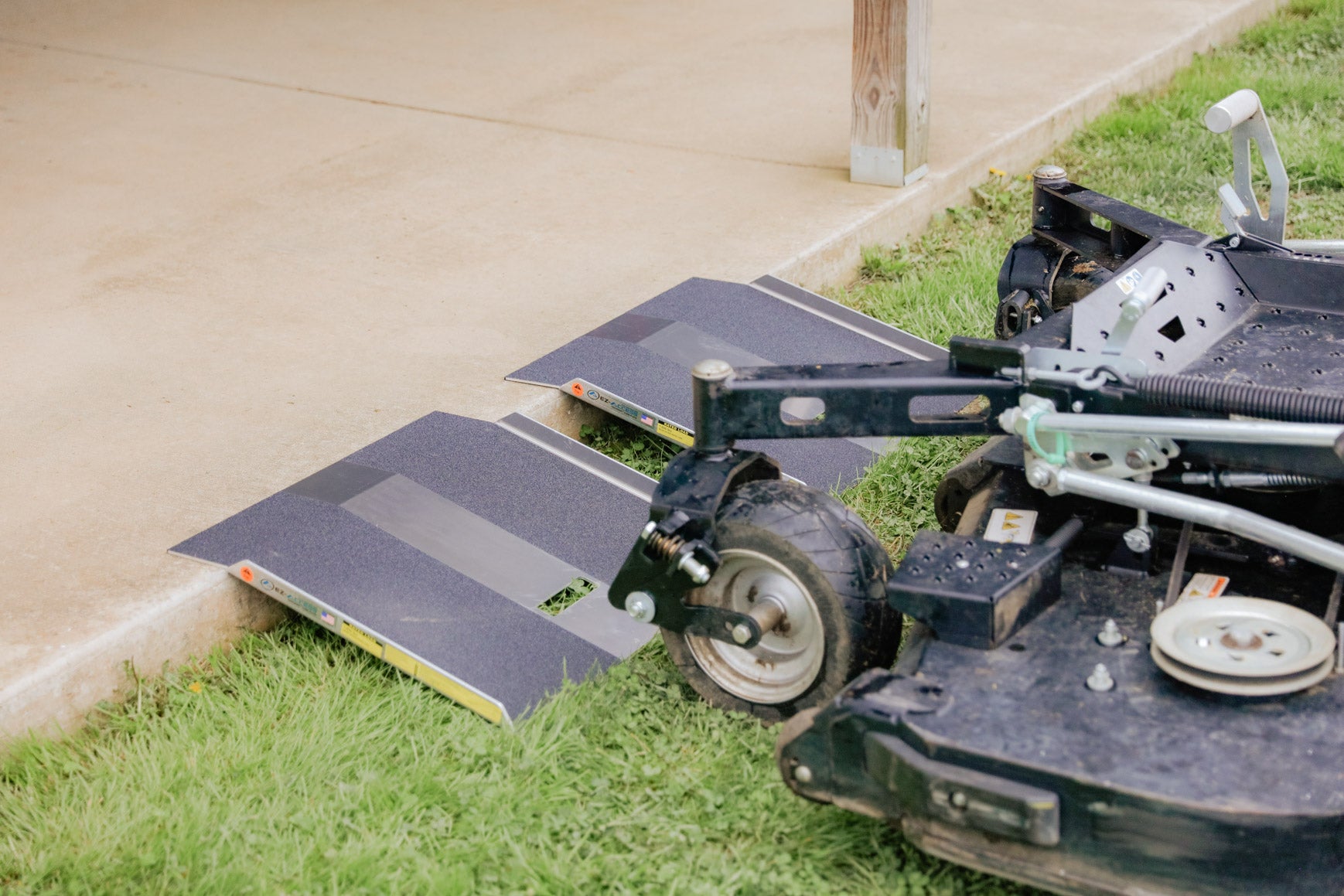TRAVERSE™ Curb Plate - EZ-ACCESS