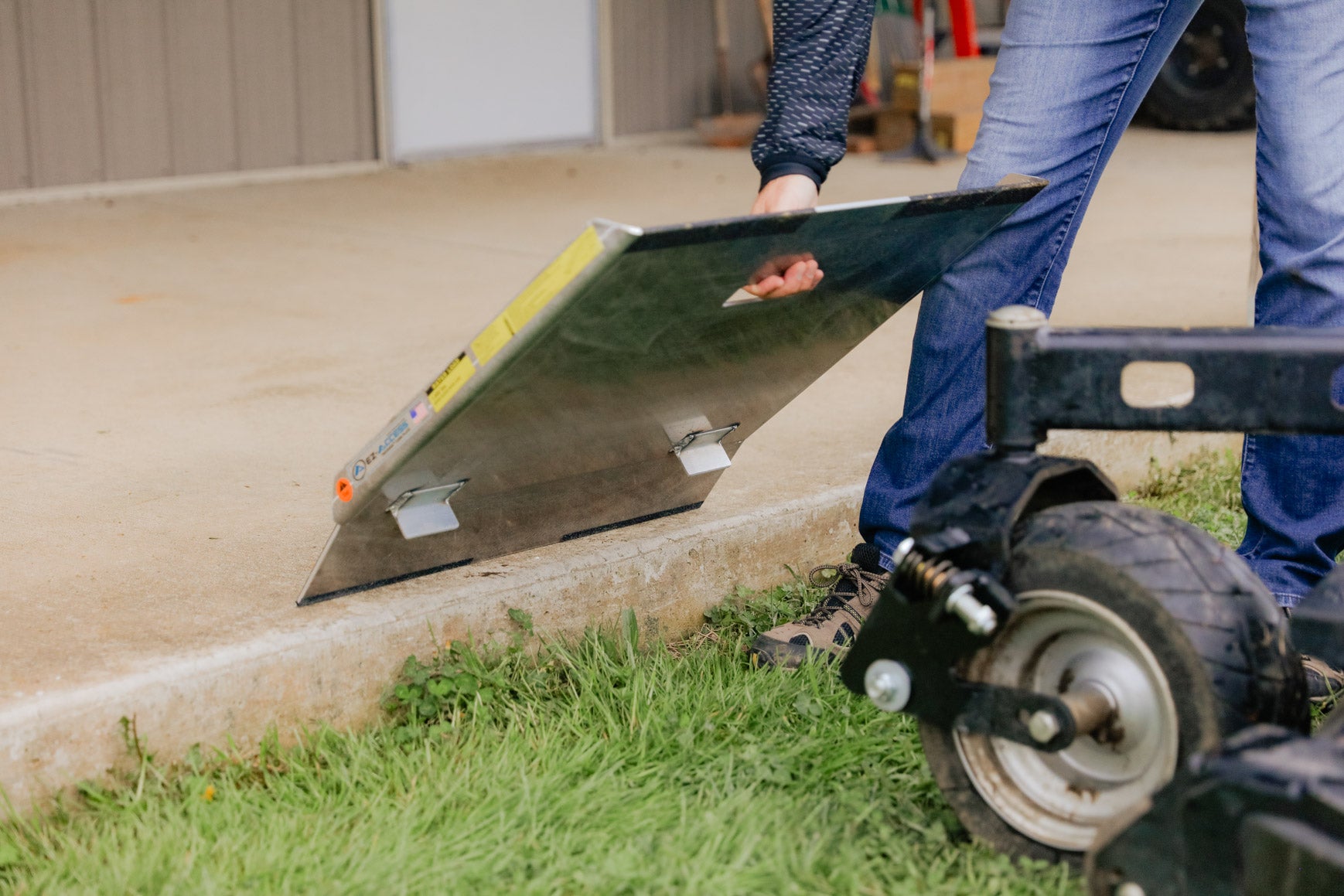 TRAVERSE™ Curb Plate - EZ-ACCESS