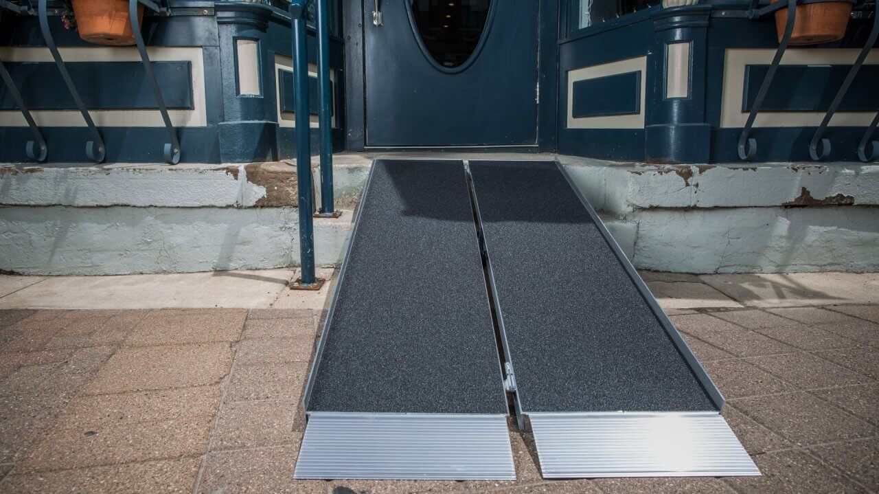 SUITCASE® Singlefold AS Ramp - EZ-ACCESS