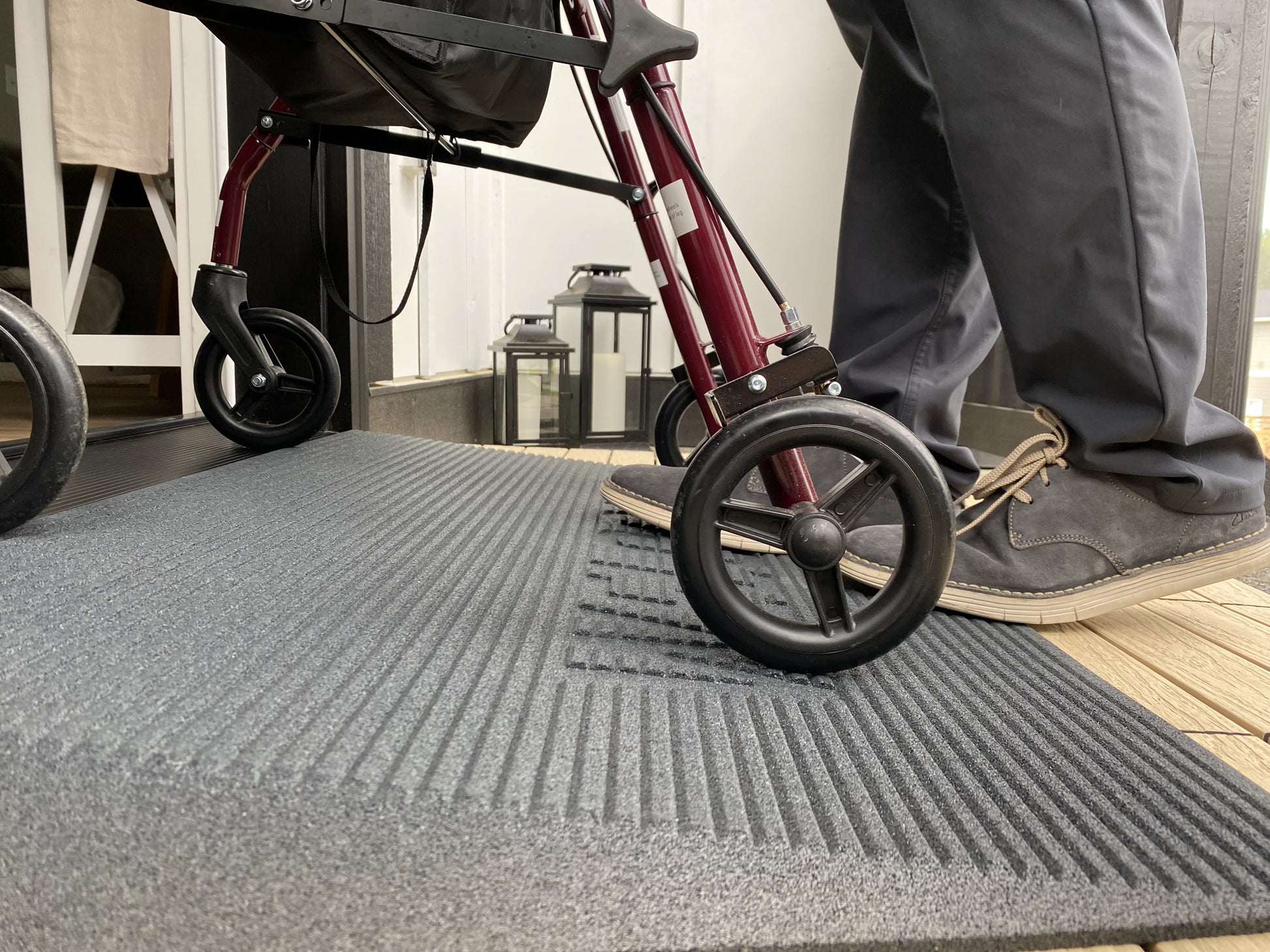 TRANSITIONS® Angled Entry Mat - EZ-ACCESS