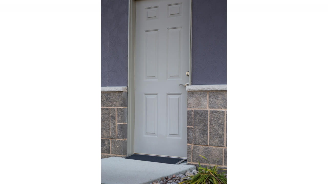 TRANSITIONS® Angled Entry Plate - EZ-ACCESS