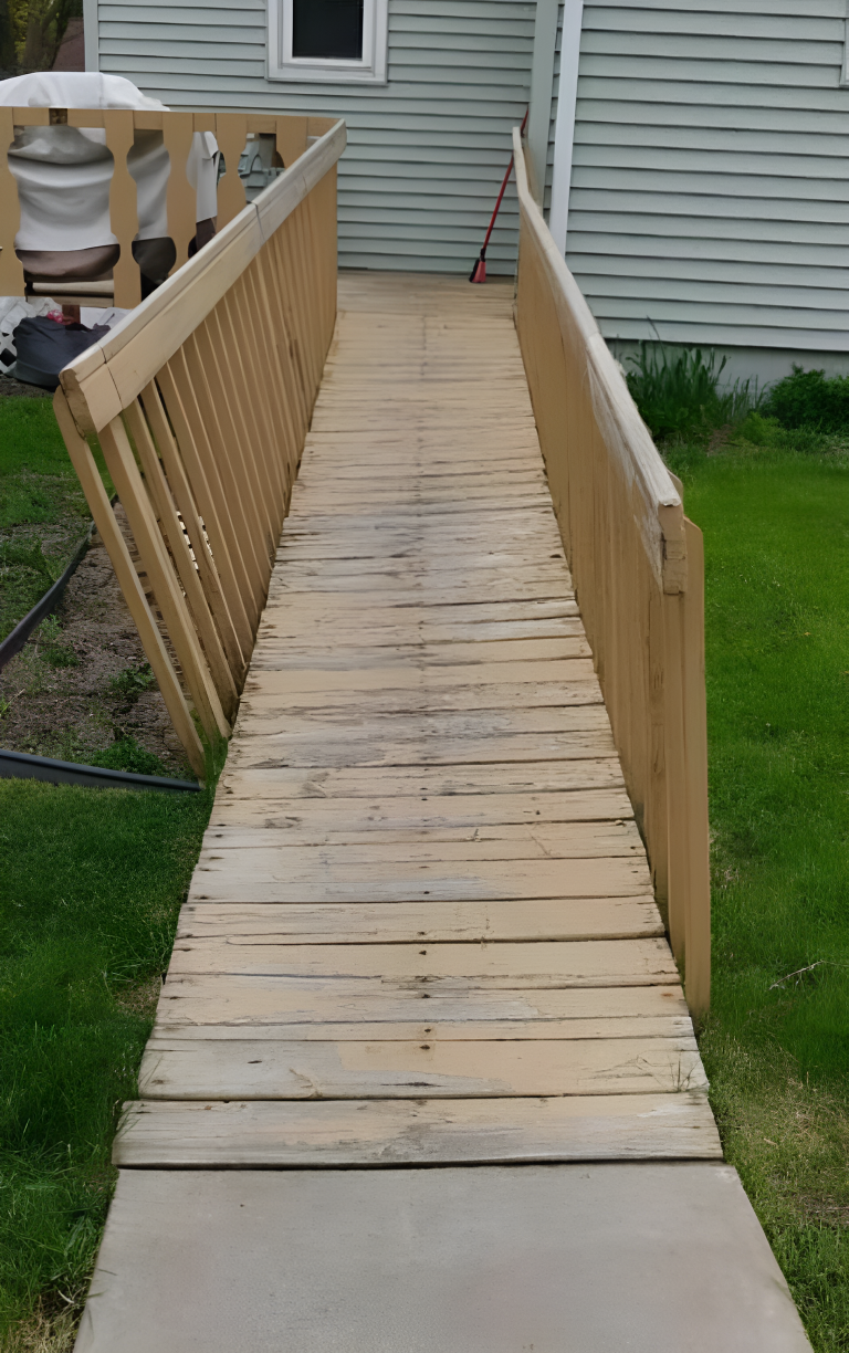 Timber Level Access Ramp Replacing a Wood Ramp With EZ-ACCESS® Aluminum Solutions