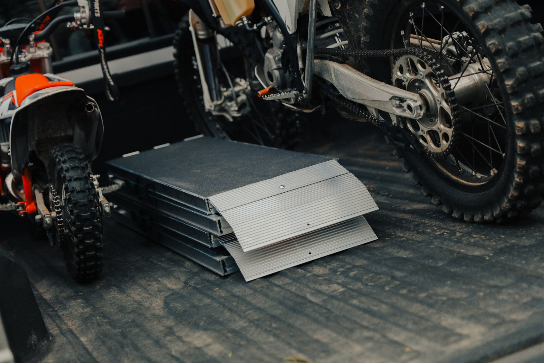 STRAPLESS® Centerfold Motorcycle Ramp