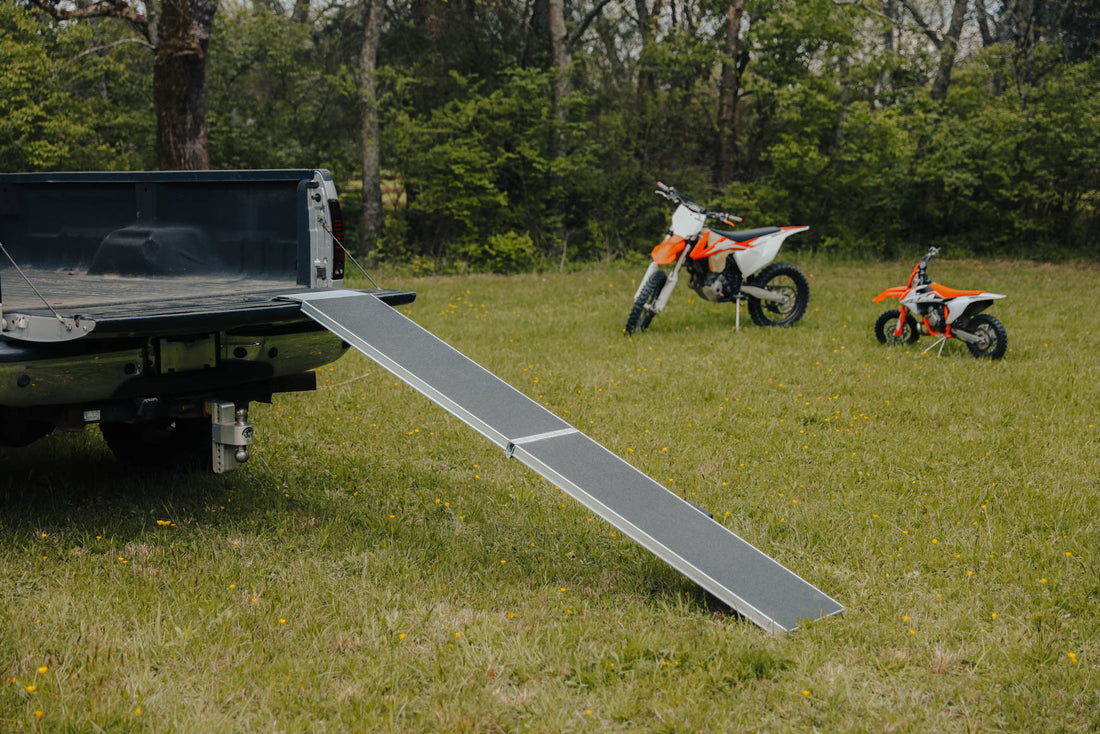 STRAPLESS® Centerfold Motorcycle Ramp
