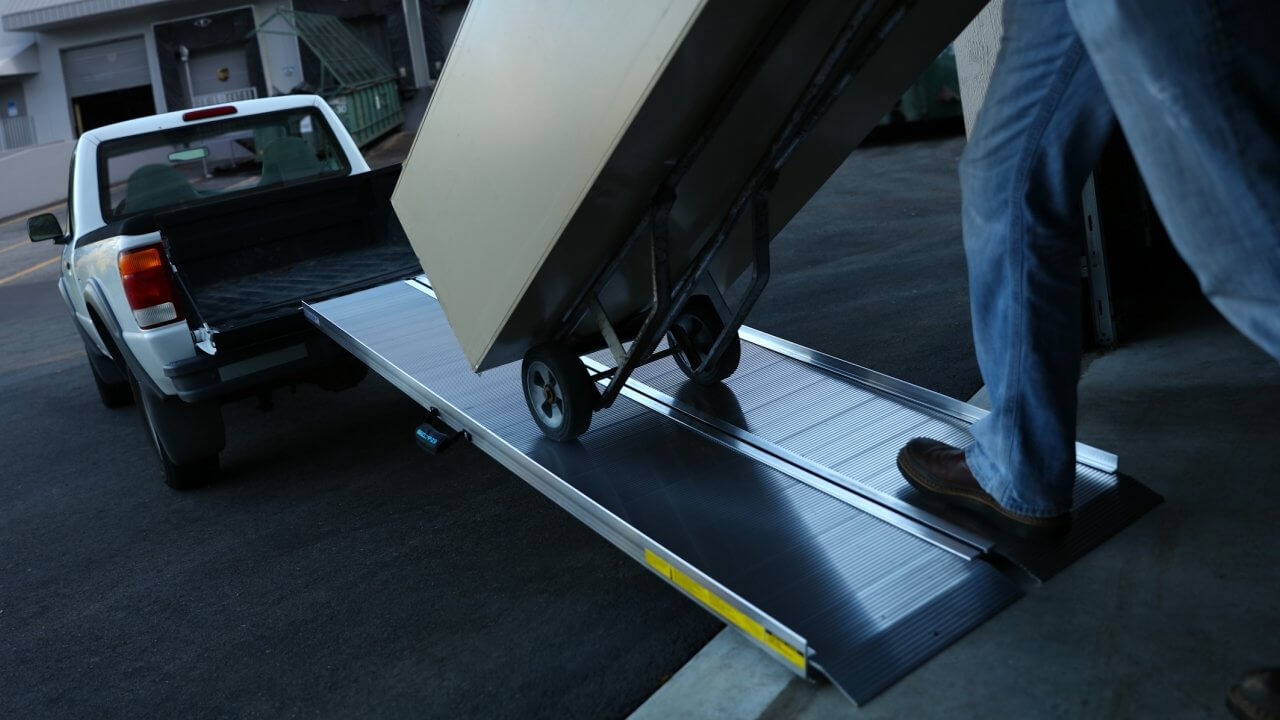 TRAVERSE™ Singlefold Ramp - EZ-ACCESS